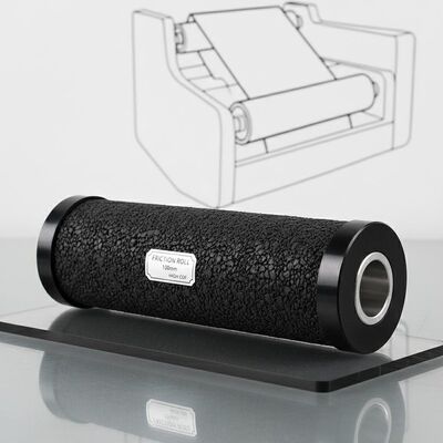 rullo a frizione nero da 100 mm di larghezza, con elevato coefficiente di attrito, progettato per le industrie della trasformazione della carta e della stampa