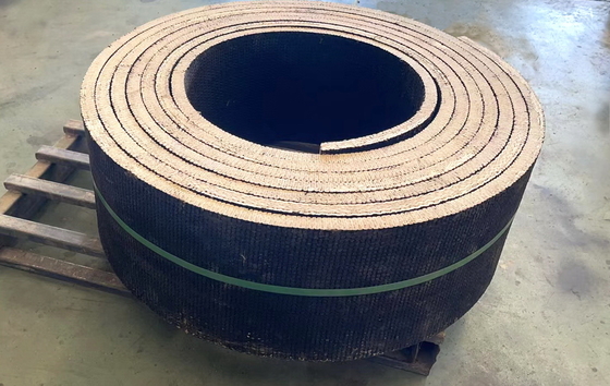 Fabbricazione a partire da tessuti di fibra sintetica o di fibra sintetica