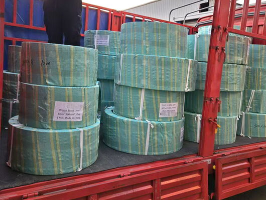 Fabbricazione di guarnizioni per freni tessuti con filo di ottone all'interno per guarnizioni di attrito per serrature